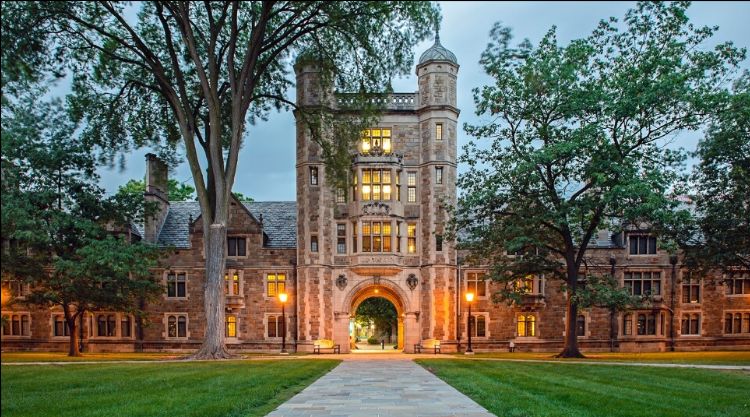 A front view picture of Yale Law School